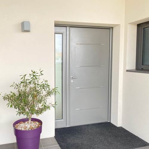 Porte d'entrée en aluminium
